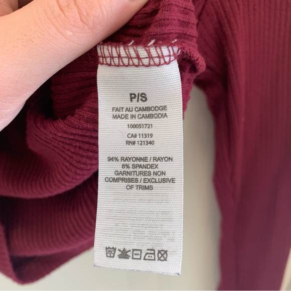 3/$30 garage "kylie" maroon crop top - Picture 5 of 9